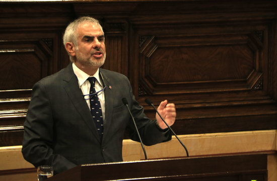 Cs' Carlos Carrizosa at the parliamentary debate on a motion of no confidence against Catalan president Quim Torra on October 7, 2019 (by Sílvia Jardí)